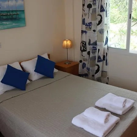 Zenovia Garden House *