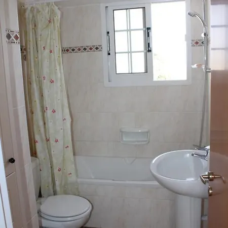 Zenovia Garden House 別荘