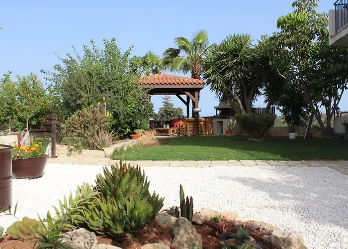 Zenovia Garden House